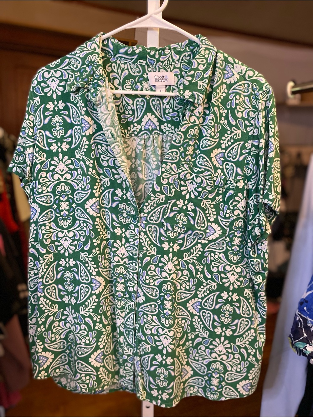 croft & barrow Green and White Paisley Short-Sleeve Button-Up Shirt